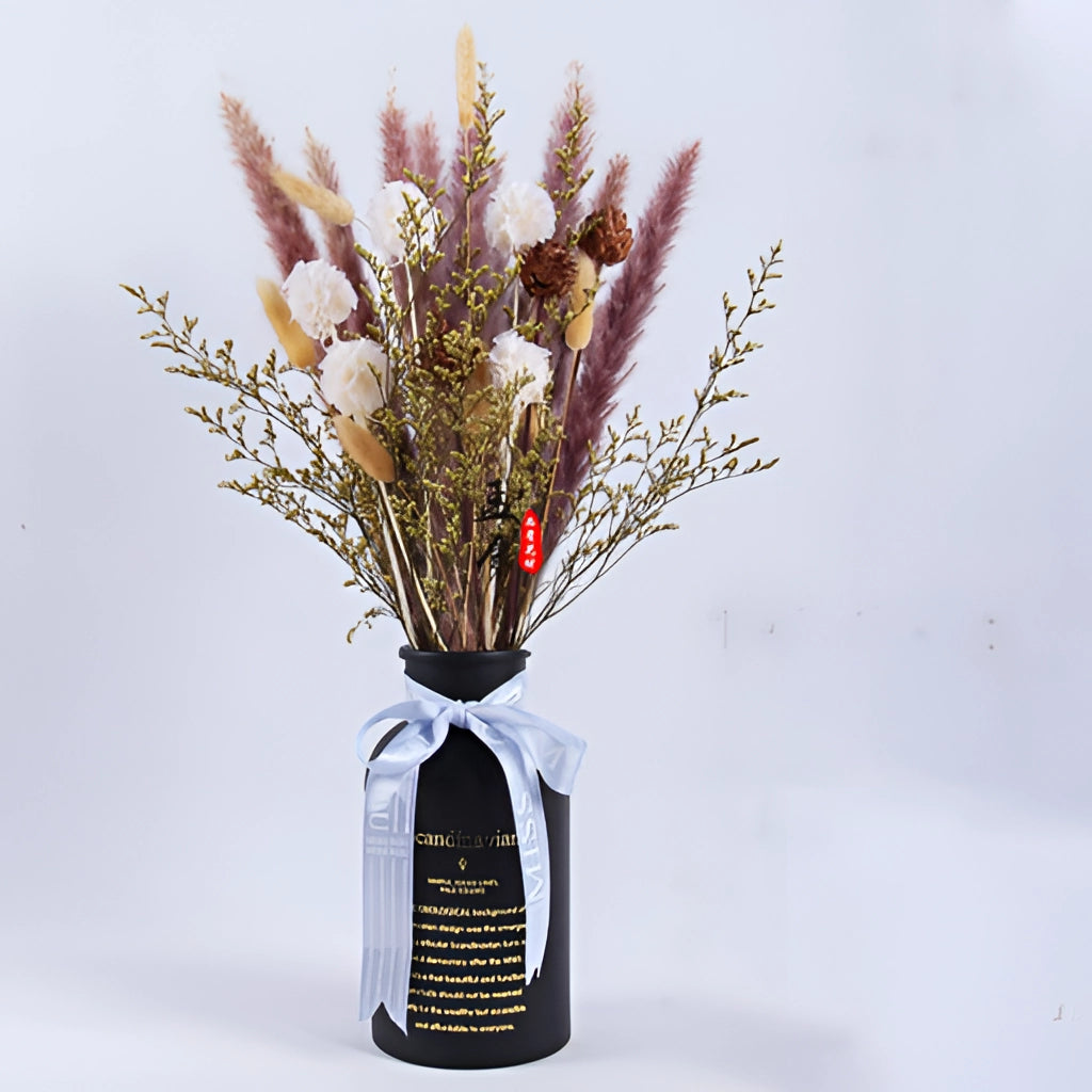 A set of 30 dried pampas grass flowers arranged in a stylish vase, perfect for interior decoration and adding a natural, elegant touch to home decor.